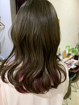 ラコスタ(LaCosTa) くすみオリーブカラーツートン裾カラーレッド暗髪ミディCカール