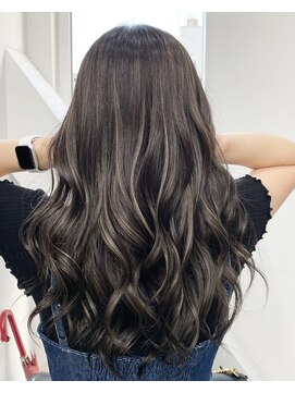 アライブ キチジョウジ(ALIVE Kichijoji) 【ALIVE吉祥寺】ハイライトカラー白髪ぼかし／ケアブリーチ