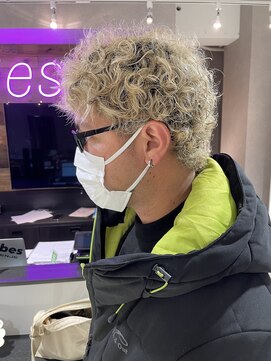 バイブス バイ ケンジ(vibes by KENJE) パーマ風くせ毛カット　パーマ風