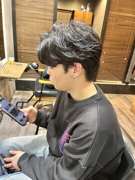 ハグ 横浜(HUG) センターパート　フェザーパーマ