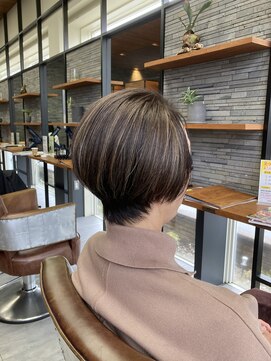 モスト ブリヤン(MOST BURYAN) くびれショート×40代白髪ぼかしカラー