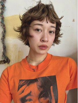 イピン(e'pine) ベージュブラウンショート