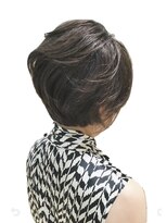 アルム(arum) 大人美シルエットの軽やかショート