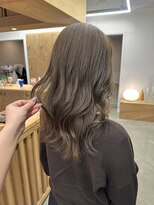 バド(bado)&nbsp;ベージュカラー/透明感カラー／レイヤーカット／髪質改善/本町