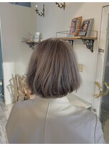 アズーア ヘアーアンドスパ(azure hair&spa) 柔らか質感ボブ×白髪ぼかしカラー
