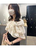 カミエ(kamie)&nbsp;ミディアム大人可愛いブラウンヘアスタイル