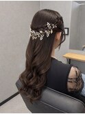 立体編み込みと輝くアクセで圧倒的美人度UP