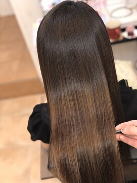 アコンプリッシュ 代官山 恵比寿(accomplish) プラチナミネコラ