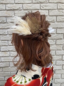 ネイヴィル(navile) ハーフアップアレンジ