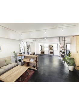 友達の家に遊びに行くような感覚で通える[Allen]"気軽に立ち寄れて、自然に人が集まる"そんなサロン。