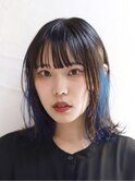 インナーブルーと黒髪ミディアム