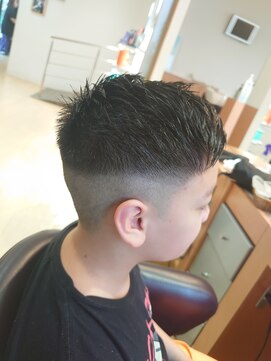 シャンプーボーイ 佐世保駅前店(SHAMPOO BOY) キッズ☆ツンツンフェードスタイル