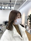 オリーブベージュ