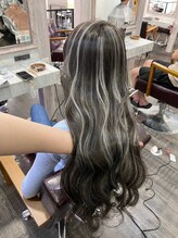 カルフール ロコ 草加西口店(Carrefour LOCO) WHITEハイライト/外国人風