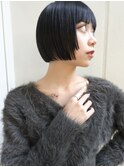 黒髪切りっぱなしショートボブカット