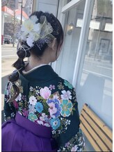 卒業式や成人式にも◎華やか編みおろしスタイル