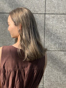 トリコ アヴェダ ららテラス北綾瀬(tricot AVEDA) ダブルカラー/ミルクティーベージュ/ハイトーン