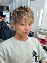 メンズサロン キング 心斎橋店(Men’s salon K!ng) ホワイトメッシュ/ツイスト/ツイスパ/パーマ/メンズ/眉毛/心斎橋