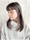 前髪ありのストレートスタイル×インナーカラー