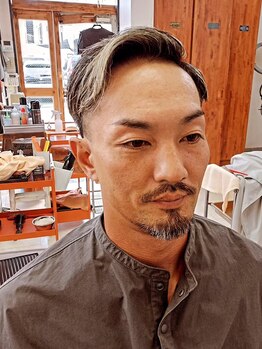 ロッシュ(Rosh)の写真/清潔感ある大人の男を演出！計算されたカットで、ビジネスシーンでも好印象◎ゆったり癒しの時間を