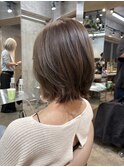 ハッシュボブシャギーカット顔まわりレイヤーモカベージュ