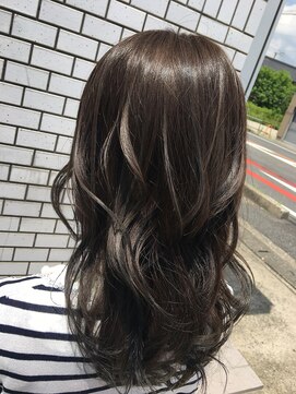 髪の美院 シャルマン ビューティー クリニック(Charmant Beauty Clinic) ハイライトアッシュ