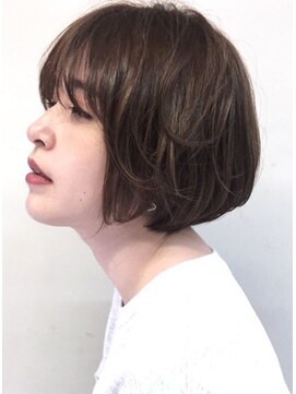 サーカス バイ ビュートリアム 青山(CIRCUS by BEAUTRIUM) 【30代 40代】丸み　ふんわり　手入れ簡単　ショートボブ