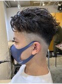 スキンフェード／無造作パーマ