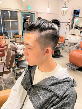 アンティコ(Antico) マンバンフェードモテる流行イケメンアップバング黒髪モテ髪束感