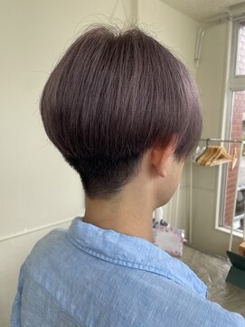 アミーリットルアットタクマ(amie:L at takuma) 前下がりセンターパート