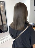 オリーブベージュ×パツっとミディアム 美髪/丸型卵型