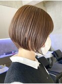 横浜西口くびれショート切りっぱなしボブベージュカラー30代●