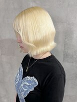 ラベル 渋谷(LAVEL)&nbsp;抜きっぱなしホワイトブロンド切りっぱなしタッセルボブ渋谷