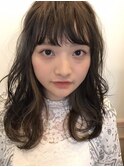 20代30代大人かわいいミルクティーベージュインナーカラー