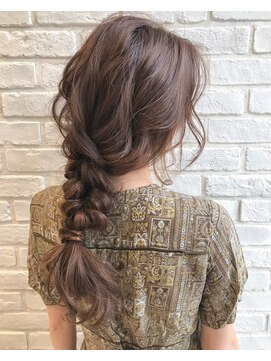 シルベット(Silvet) 四つ編みアレンジ