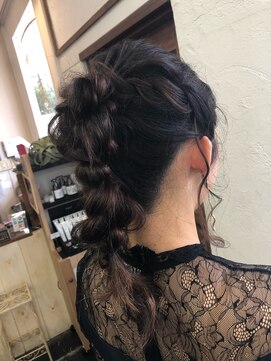 ナチュラルスタンダード(NATURAL STANDARD) ポニーテールアレンジ