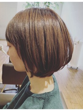 ビーワールド(B WORLD) ショートボブ 丸みショート【 藤枝/髪質改善/カラー】