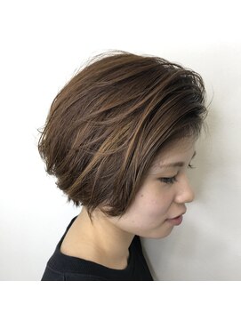 西本整髪 かき上げショートボブ