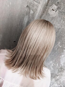 リコラックスビー(LICO LUXBE) ホワイトベージュ＿外ハネミディ