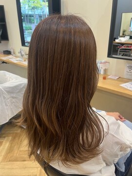 アルター(aL ter) ［黒髪/グレーベージュ/レイヤーロング/前髪パーマ］長野