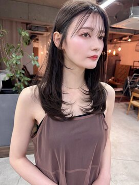 インビテーション(invitation) シースルーバング前髪顔周りカット前髪カットおくれ毛カット