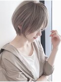 say.ショートボブアッシュオリーブハイライトグレージュカラー