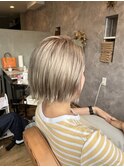 ショートボブ