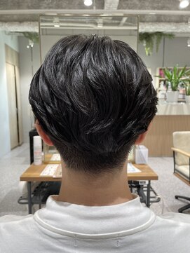 ゼストララ(ZEST Lara) 【YUICHI】毛流れパーマ【吉祥寺】