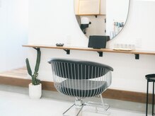 アノニム(Anonyme)の雰囲気（セット面１つのマンツーマン施術です）