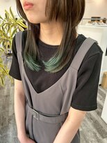 サロンド ベレーザ トータ(salao de beleza tota)&nbsp;スモーキーグリーン エンドカラー × ウルフレイヤー