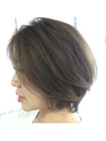 ヘアークラフトアルテサーノ(Hair craft Artesano) プラチナアッシュ×ショートボブ