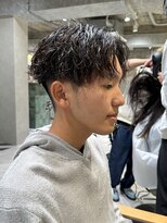 ゼスト リル 新宿(ZEST lill)&nbsp;ツイストスパイラル センターパート マッシュパーマ 新宿