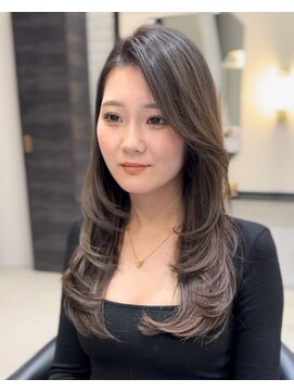 ワン バイ ジエクト(One by The Ect) レイヤーロング似合わせカットかきあげバングシルキーベージュ