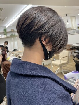 ピルボックス(PILL BOX) 耳掛けショート/刈り上げ/マッシュ/ボーイッシュ